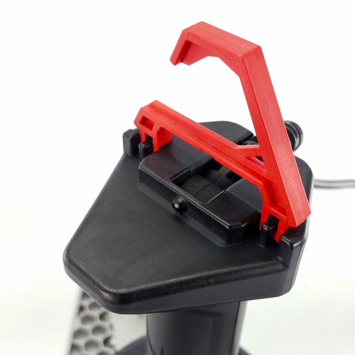 STKR TRiLIGHT Shop Light