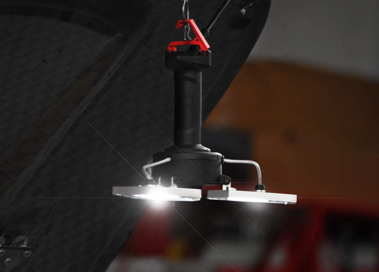 STKR TRiLIGHT Shop Light