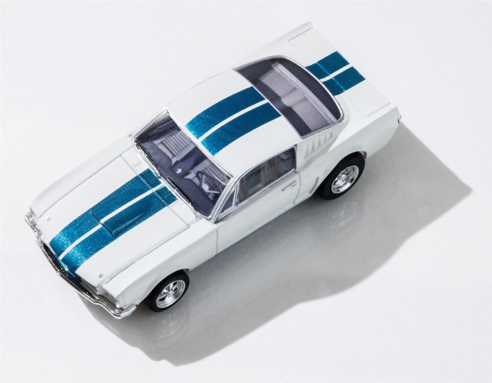 AFX Racing 1965 Ford Mustang Shelby GT350 White/Blue HO Slot Cars 22068